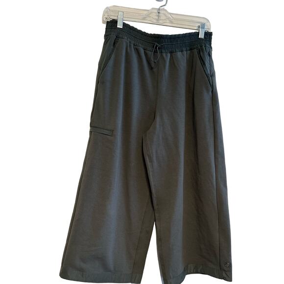 Athleta Triumph Hybrid Wide Crop Size Medium Bali Green EUC - Picture 2 of 9